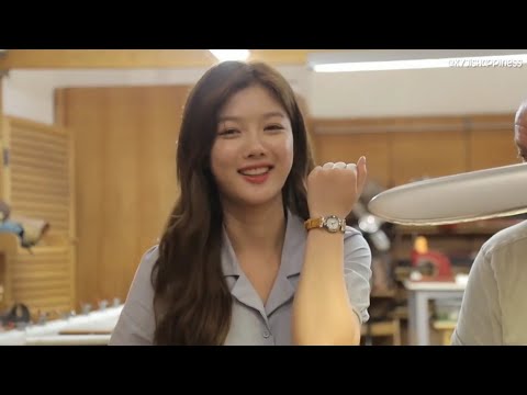 Kim Yoo Jung go to leather workshop, and make a wristwatch | 김유정은 자신을 위한 시계를 만든다