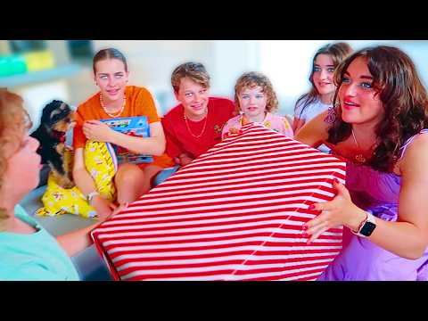 6 KIDS Family SECRET SANTA Present Giving  w/Norris Nuts