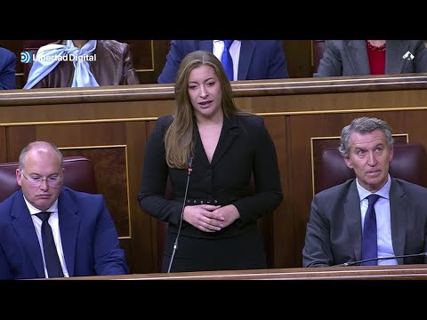 Ester Muñoz acorrala a Montero por insultarla: "Es todo una farsa"