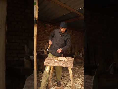 Carving a Pouring Vessel From a Black Walnut Log | Part 1 - The Hollow