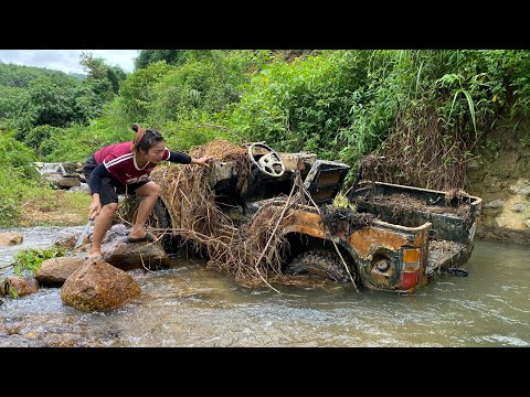 Girl restores 1973 UAZ-469 found in small stream under bridge