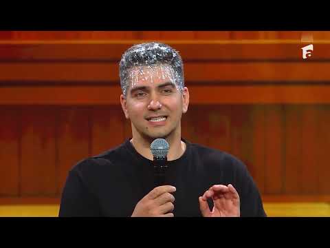 Cătălin Minea își duce stand-up-ul la extrem: show amuzant într-o cadă plină cu gheață!