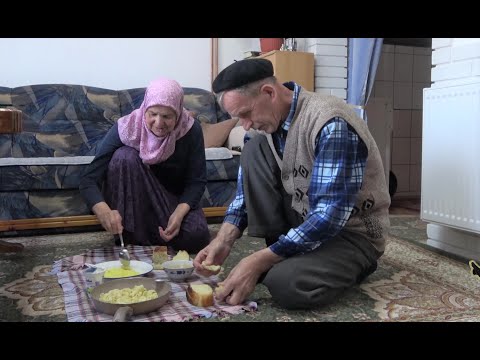 Ovo sada i nije neki život, samo sjediš. Da se može šta raditi...