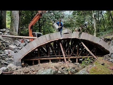 The workers built beautiful, durable stone bridges