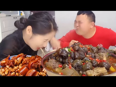 My selfish husband wouldn't let me eat escargot and steak, so I asked him to try mustard