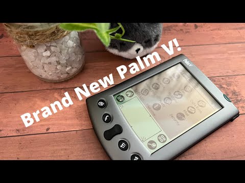 Unboxing a New Palm V in 2022 - Factory Sealed for Over 20 Years!