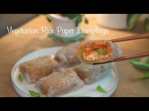 A little spicy and sweet tasting vegetables rice paper dumpling