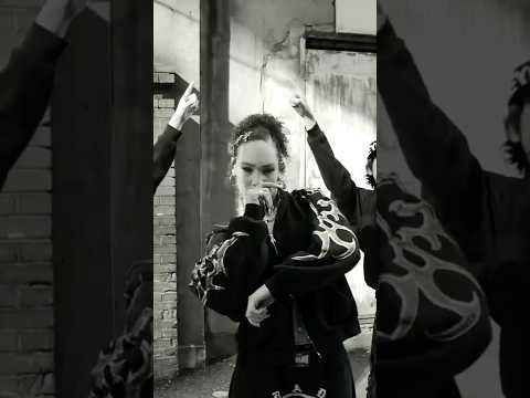 Don’t get a nosebleed watching this🤩 #mia #choreography