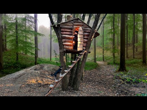 Building the Biggest and Coziest Treehouse. Bushcraft. Survival Shelter. Forest Cabin