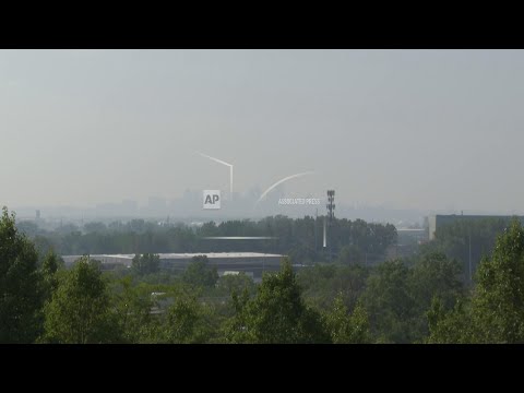 Air quality worsens in eastern US as Canadian wildfire smoke hangs over Midwest