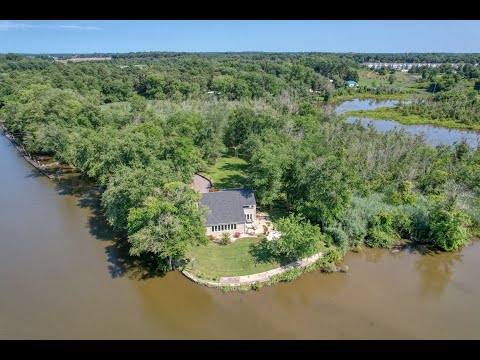 5204 Brown St Milford DE Waterfront Paradise For Sale!