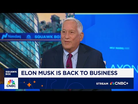 Elon Musk is going to have a 'maniacal intensity' on both Tesla & SpaceX's Starship: Walter Isaacson