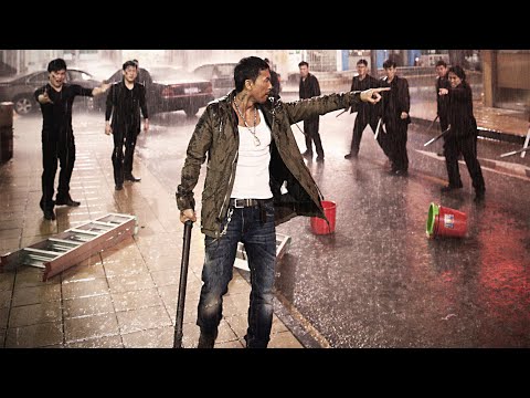 这才是“甄子丹”巅峰之作,恶霸仗着会泰拳嚣张至极,怎料甄子丹根本不惯着,当场暴打!