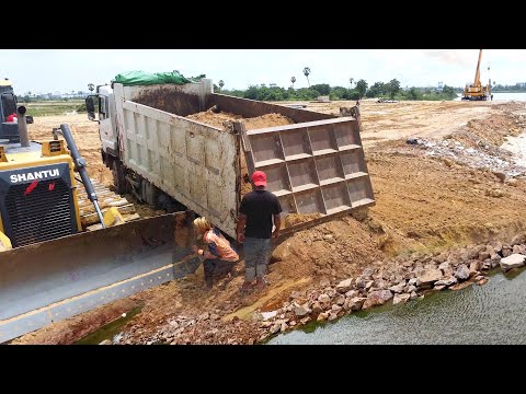 Incredible Handle With Care Dump truck 25ton Drive Back Uploading Landslide Overturned Rescue Shant…