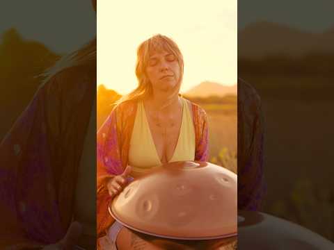 Shine your light into the world ๐งกโจ Changeofcolours #handpanmusic #calmingmusic #relaxingmusic