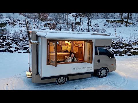❄️ Warm camping with a dog in a truck during the first snowfall