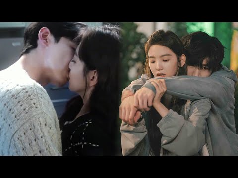 Bai Jingting was so attracted by Zhang Ruonan's beauty that he couldn't take his eyes off her.