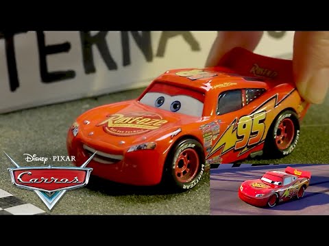 Recriando as Melhores Corridas de Relâmpago McQueen | Pixar Carros