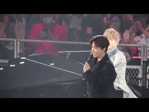 張敬軒送禮物+林家謙即席為伴奏 - ￼笑忘書 @林家謙演唱會（2022.8.19）￼第一場