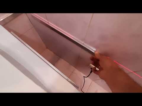 Наращиваем ванну полкой. Полка между ванной и стеной из ПВХ панели.