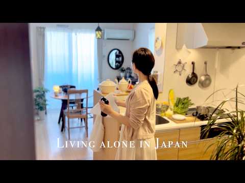 Living in a small Japanese winter room | Flea markets and countryside holidays