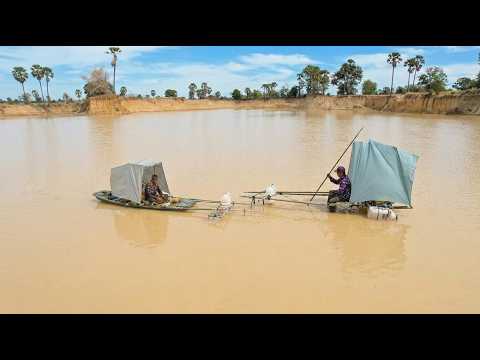 Making A Raft And Tent Camping On The Water With Eating.
