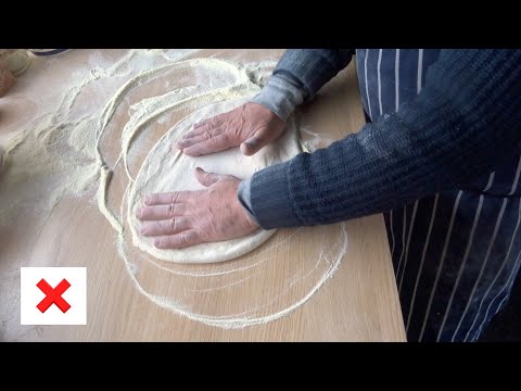 How to avoid. Stretching thin Pizza Base at the middle? Reason, tips,  and tricks, with Massimo