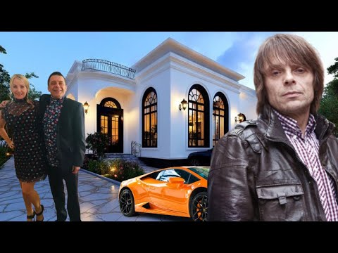 Gary "Mani" Mounfield Cause of Death | Stone Roses | Net Worth, Wife, kids, Family, Bio & lifestyle!