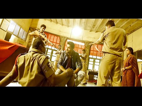 माँ पे हाथ उठाने वाला अफसर को उसी के पुलिस स्टेशन में कुत्ता बनाया - Loafer - Varun tej