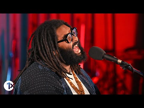 Elmiene - Reclusive in the 1Xtra Live Lounge