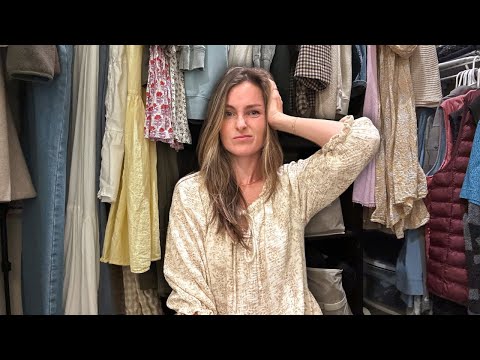 The EASY Way to Declutter Your Clothes | Easy & stress-free closet declutter