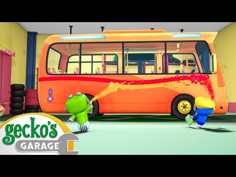 Spray Painting The Bus! | Gecko's Garage 3D | Robot Cartoons for Kids | Moonbug Kids