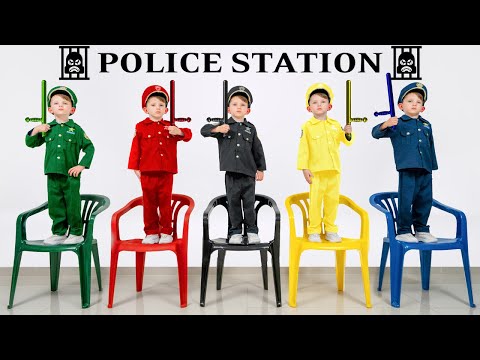 Alex agenteak bere polizia-etxea irekitzen du 🚓 Alexekin abenturak haurrentzat