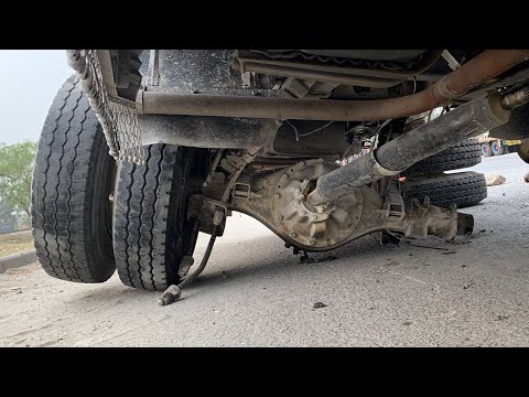Overloading truck Back Suspension Torque Rod are Broke Due to Overload || Emergency repair on road