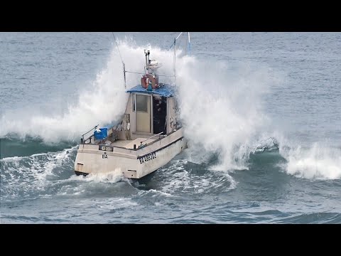 📛 ATTENTION ÉNORME PRISE DE RISQUE POUR CERTAINS BATEAUX DANS UN OCÉAN DÉCHAÎNÉ 🌊😨. BIGWAVES