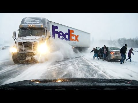 Winterwahnsinn auf vereisten Straßen, mit der Kamera festgehalten