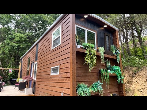 Bill & Carmen Live Tiny on The Mountain Community in their 10’x40’ Custom Incredible Tiny Home 🇺🇸🏘️😉