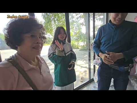 Korean parents-in-law who exchange Korean won and give pocket money to their nephews