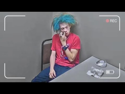 Adolescente golpea a hombre de 65 años hasta matarlo con una patineta