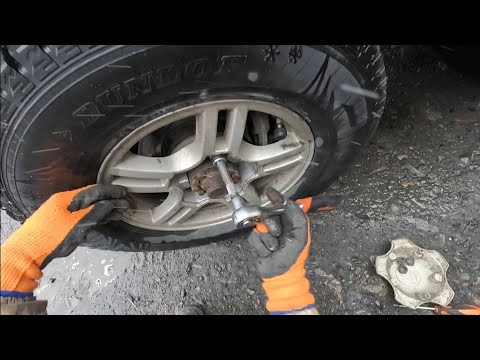 Changing tires on a UAZ in an hour. First-person view. For connoisseurs 😉.