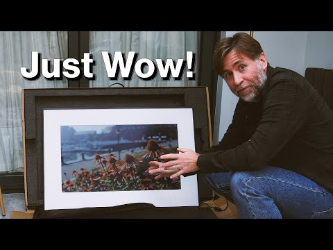 This Huge E-Ink Painting is Amazing!