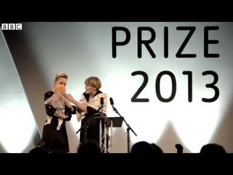 Saoirse Ronan Presents Turner Prize 2013 to Laure Prouvost (02/12/2013)