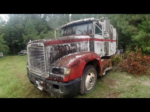 Will It Start? FLD Freightliner Sitting For 16 Years