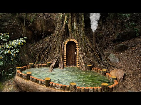 Build a Warm and Comfortable Bushcraft Shelter inside an Ancient Tree. Rainforest Survival Skills