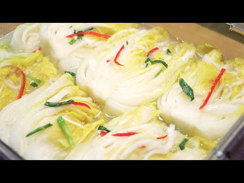 Baek Kimchi (White Cool Kimchi)