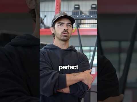 Joe Jonas tries calisthenics for the first time: Push ups and pull ups assessment