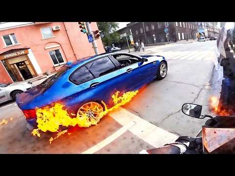 ¡Cuando Idiotas al Volante RECIBEN Karma Instantáneo!