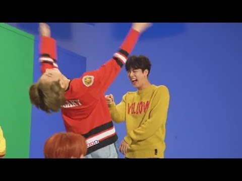 JUNGKOOK (정국 BTS) makes his hyungs laugh
