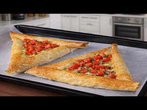 My kids ask me to make this breakfast every day! Mini pizzas for kids!