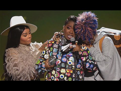 Missy Elliott Breaks Into Tears During Speech | Urban One Honors